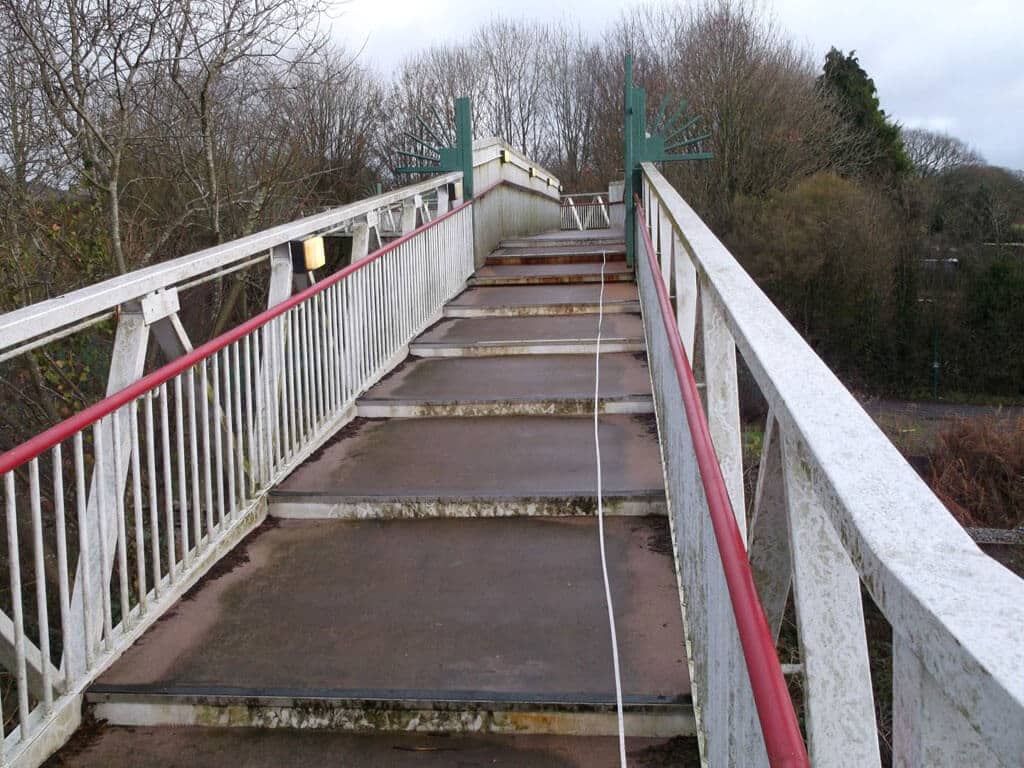 trelewis-primary-school-footbridge-before-2